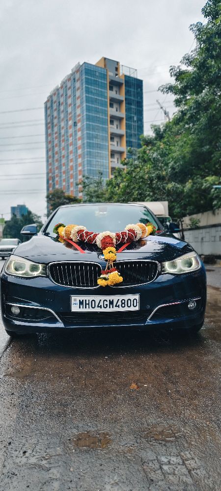 Luxury wedding car 
